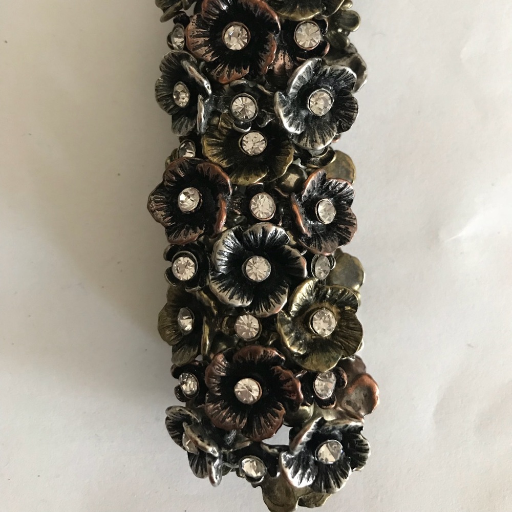 Vintage like stretch bracelet